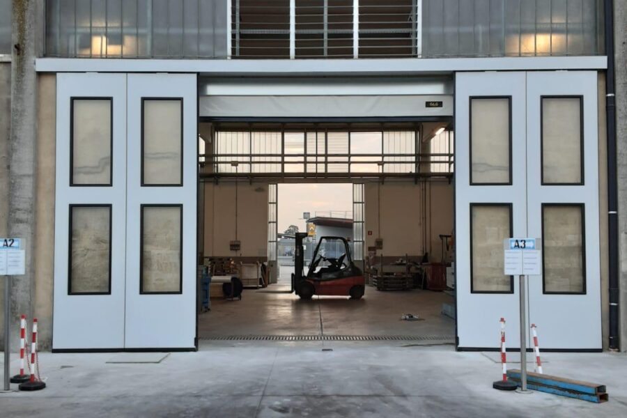 portoni a libro a scorrimento orizzontale