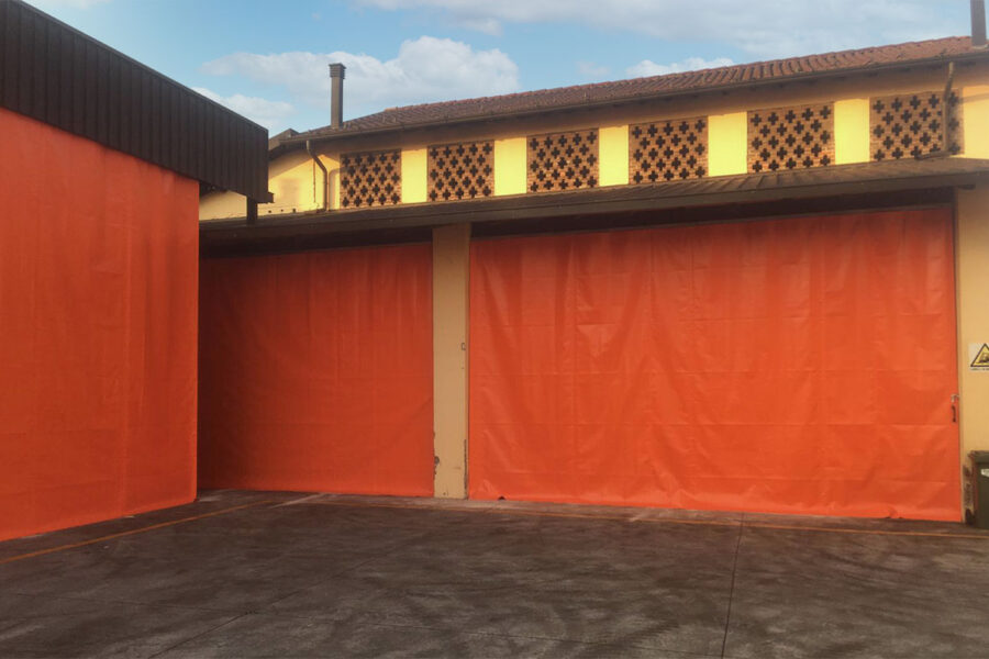 tende industriali scorrevoli in pvc per dividere gli ambienti