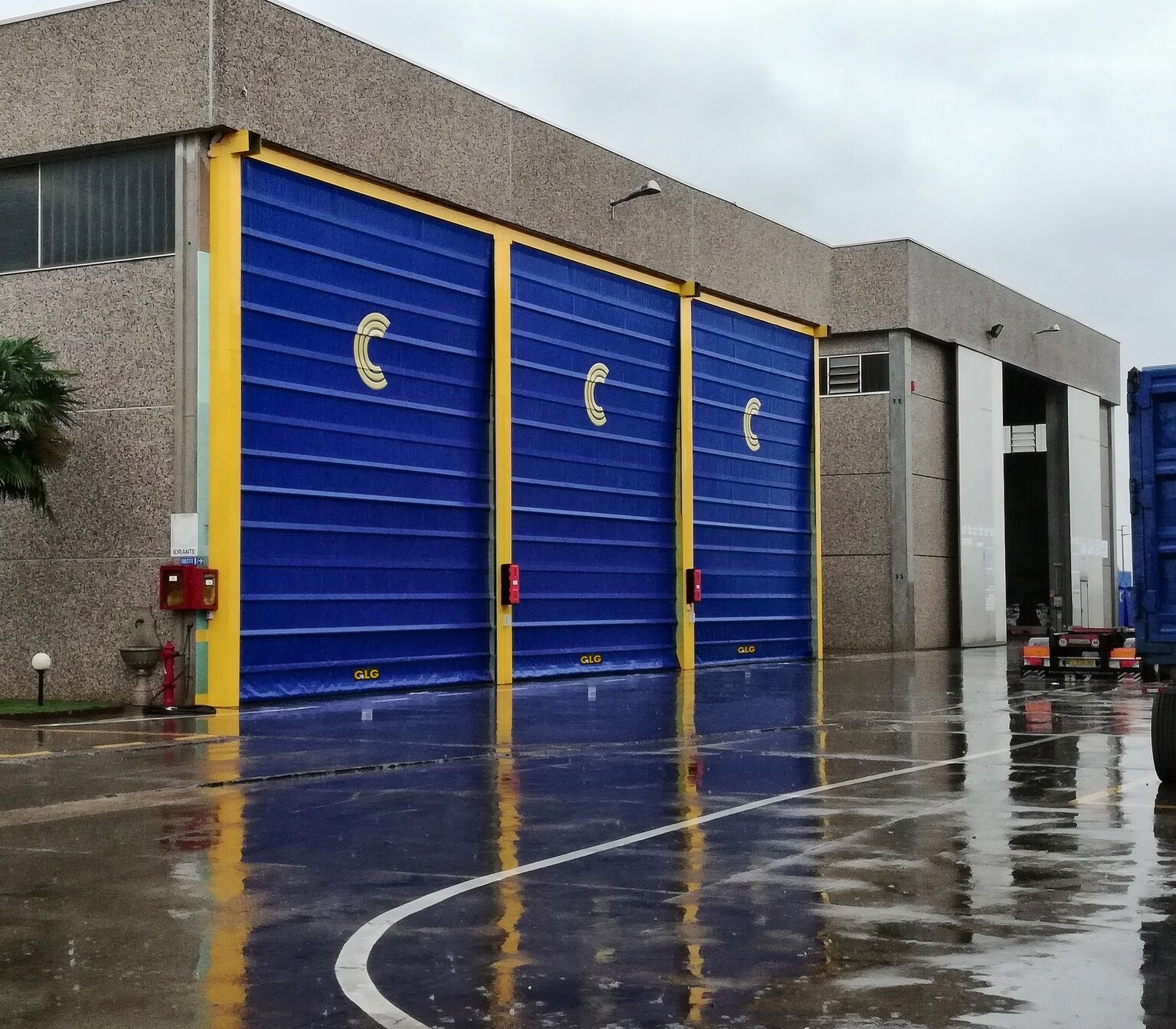 VertiGO porta rapida ad impacchettamento GLG Doors
